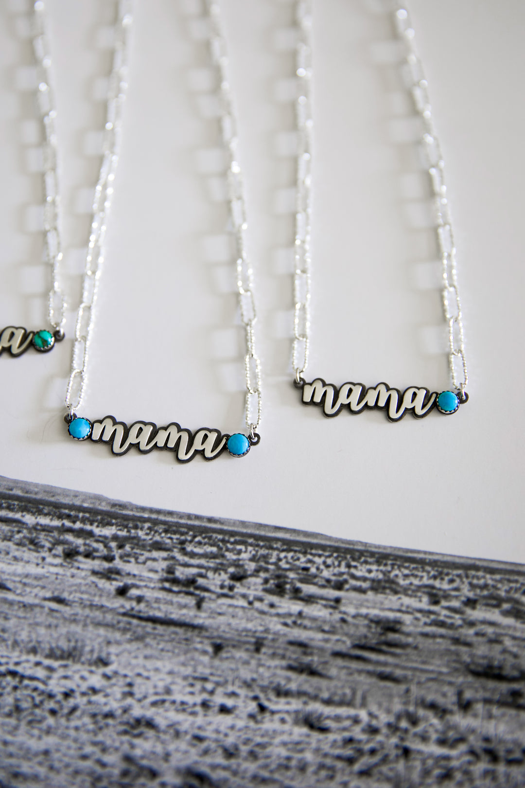 Mama Necklace - Sparkly Box Chain